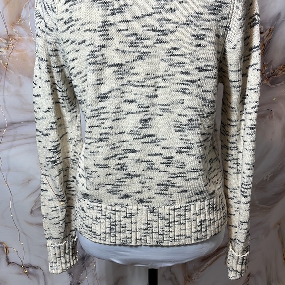 J Crew Long Sleeve Knit Sweater Crew Neck Beige with Gray Design Size S - Picture 7 of 14